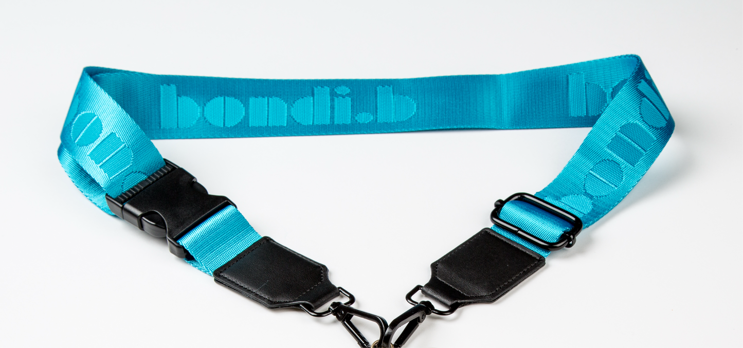 Stylish crossbody phone case with an adjustable strap, designed for convenience and hands-free use. Features a secure phone case holder and has a sleek design making it perfect for everyday minimalist wear.